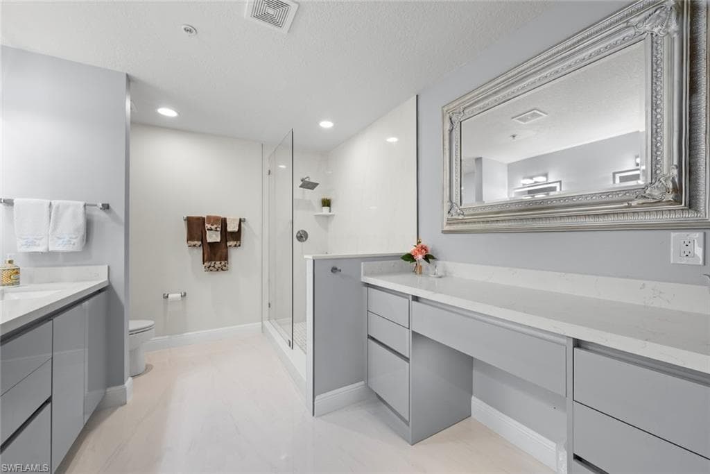 973 Hingham Way T202, Naples, FL 34104-12