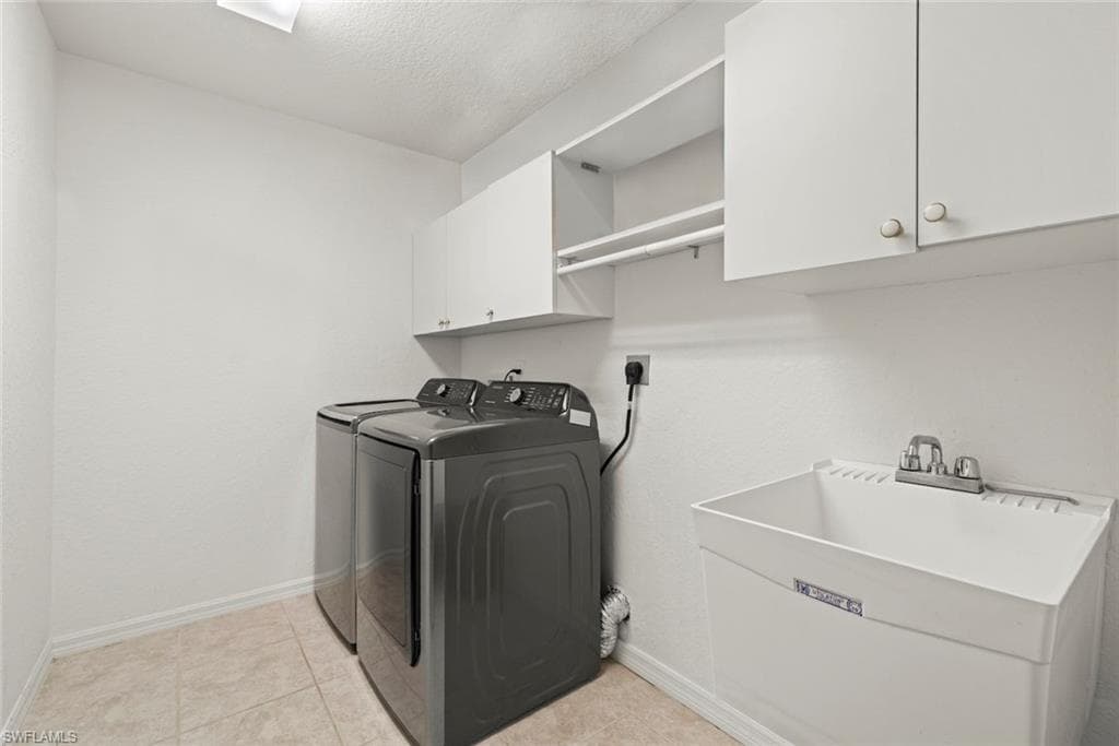 973 Hingham Way T202, Naples, FL 34104-20