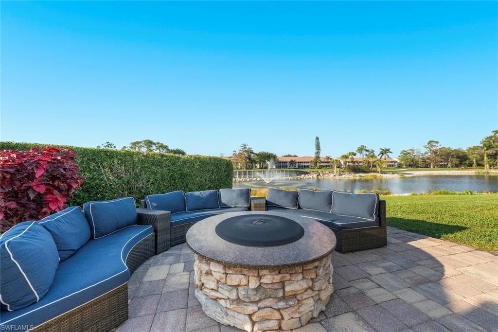 973 Hingham Way T202, Naples, FL 34104-39