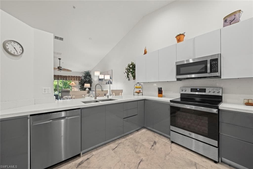 973 Hingham Way T202, Naples, FL 34104-4