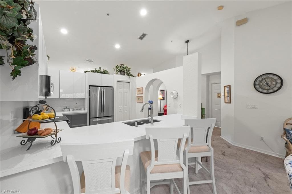 973 Hingham Way T202, Naples, FL 34104-5