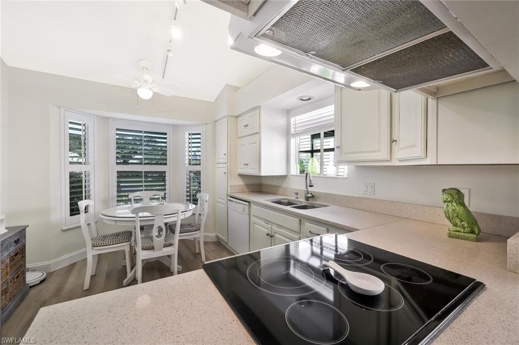 15350 Wimborne Ln 2, Naples, FL 34110-11