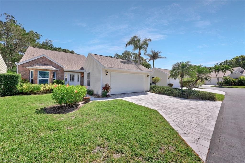 15350 Wimborne Ln 2, Naples, FL 34110-4