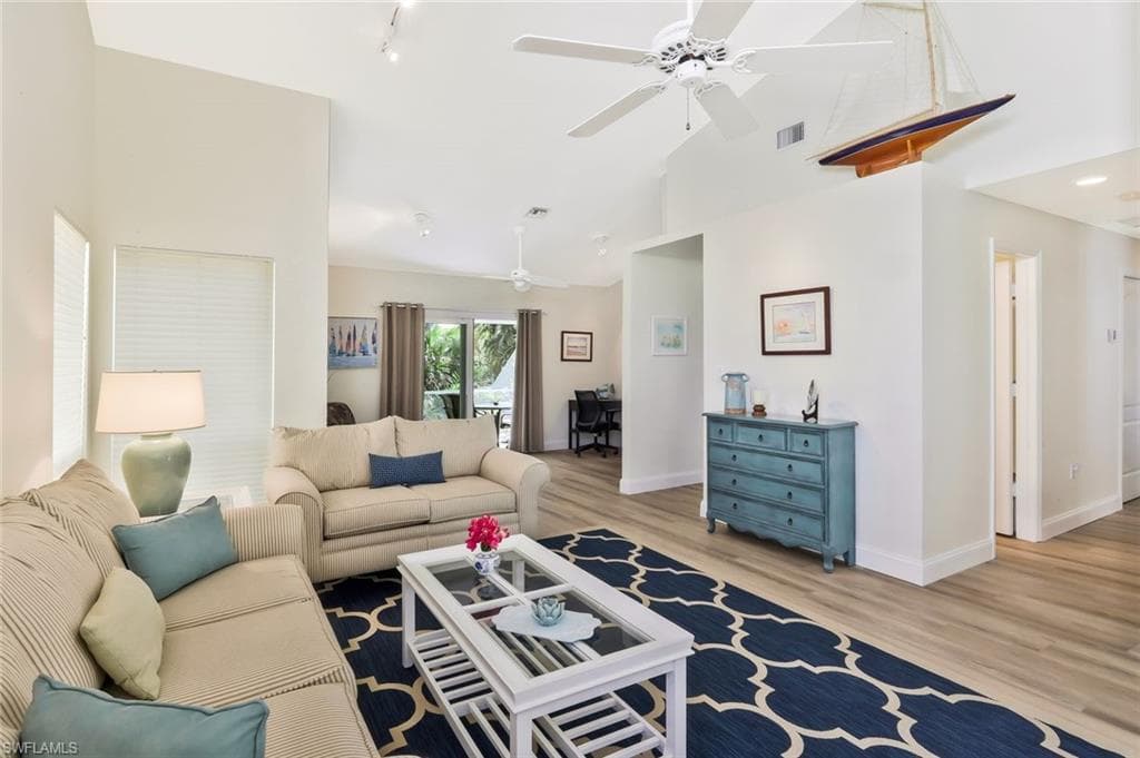 15350 Wimborne Ln 2, Naples, FL 34110-8
