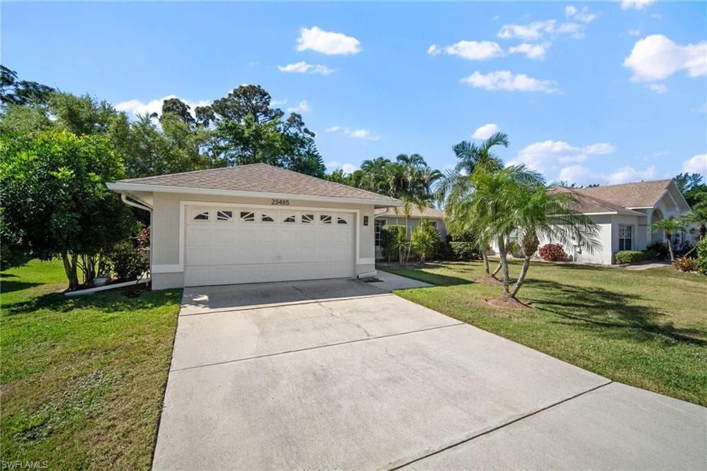 23485 Olde Meadowbrook Cir, Estero, FL 34134-34