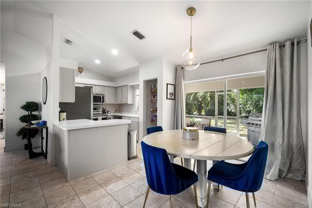 23485 Olde Meadowbrook Cir, Estero, FL 34134-3