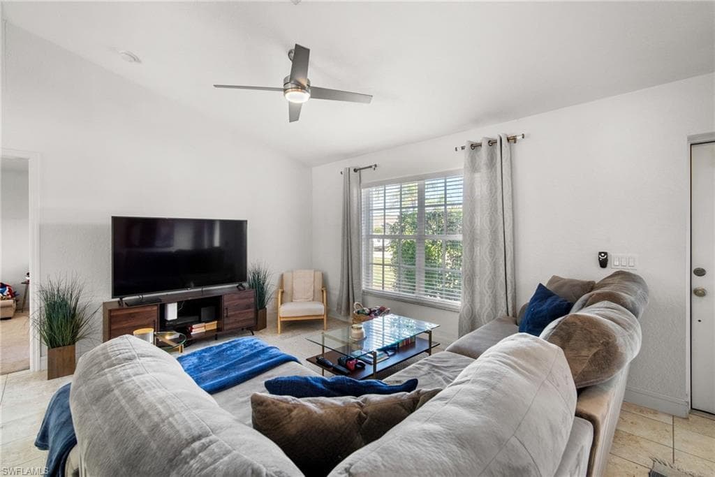 23485 Olde Meadowbrook Cir, Estero, FL 34134-4