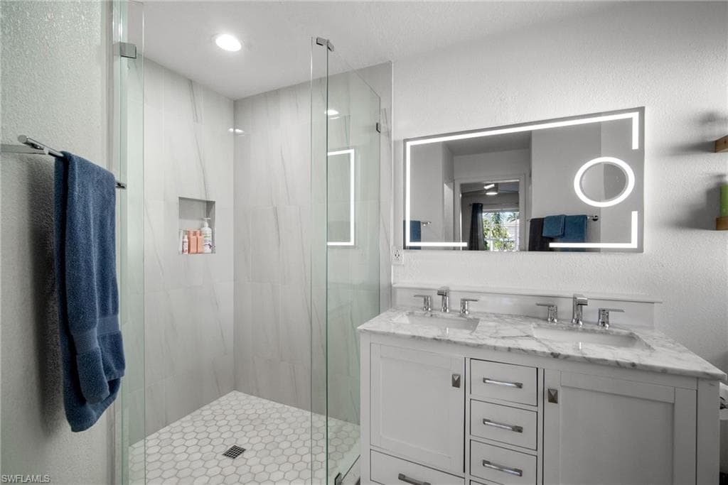 23485 Olde Meadowbrook Cir, Estero, FL 34134-6