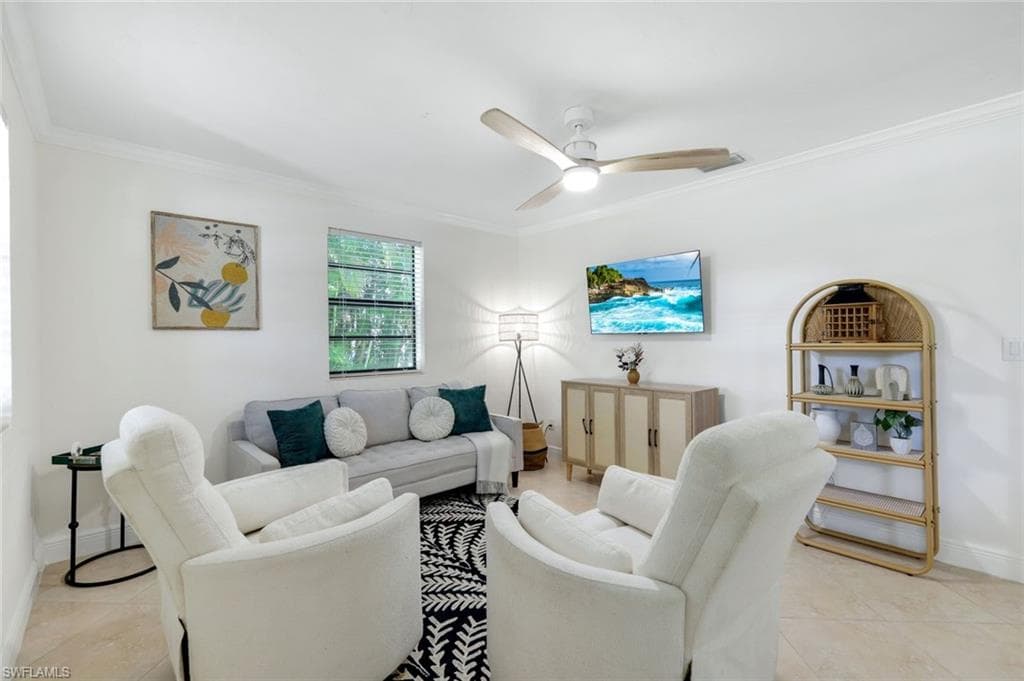 1275 8th Ave N, Naples, FL 34102-15
