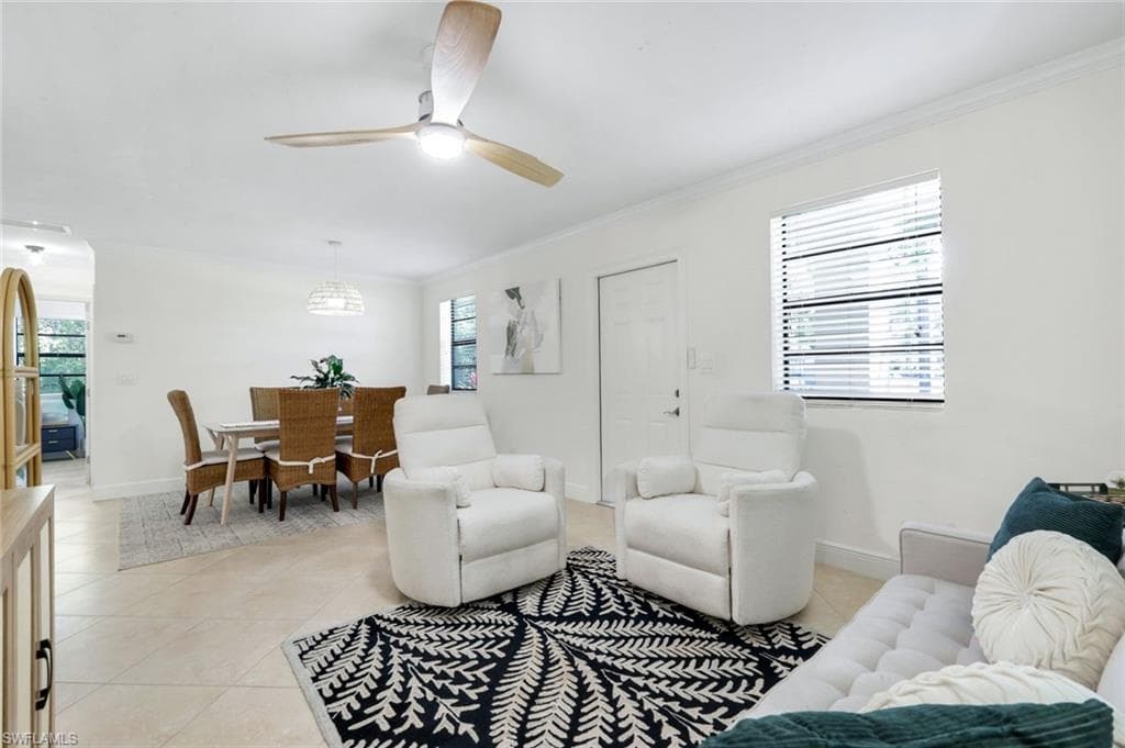 1275 8th Ave N, Naples, FL 34102-16