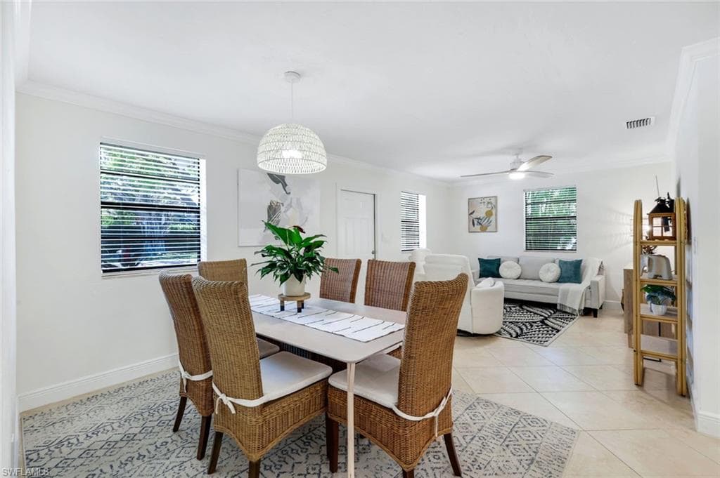 1275 8th Ave N, Naples, FL 34102-17
