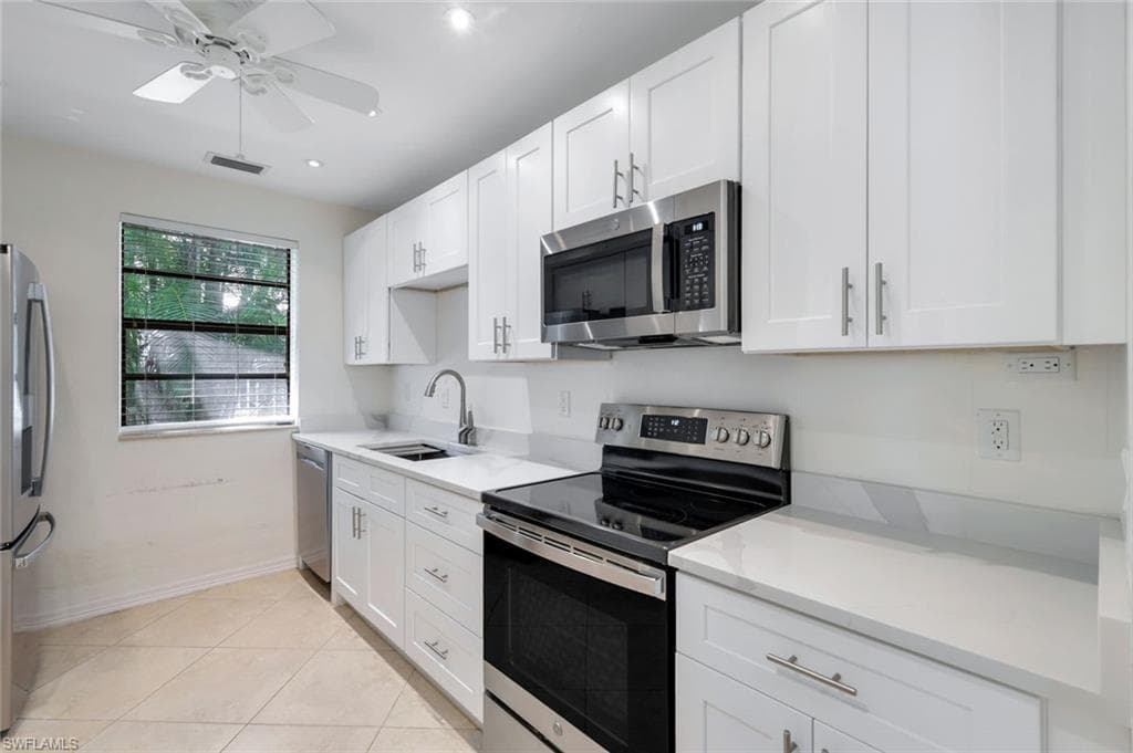 1275 8th Ave N, Naples, FL 34102-20