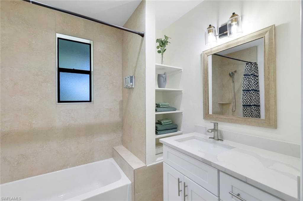 1275 8th Ave N, Naples, FL 34102-27