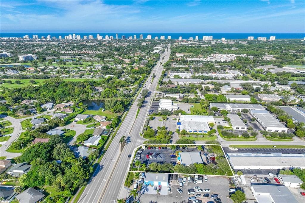 1701 Pine Ridge Rd, Naples, FL 34109-31