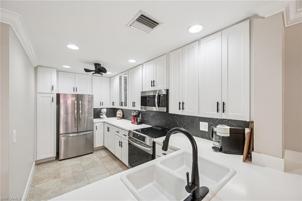 8055 Sorrento Ln, Naples, FL 34114-11