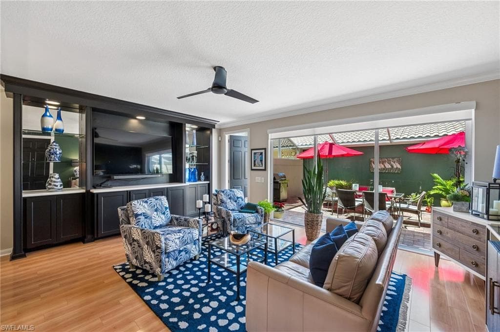 8055 Sorrento Ln, Naples, FL 34114-1