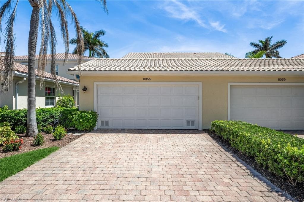 8055 Sorrento Ln, Naples, FL 34114-32