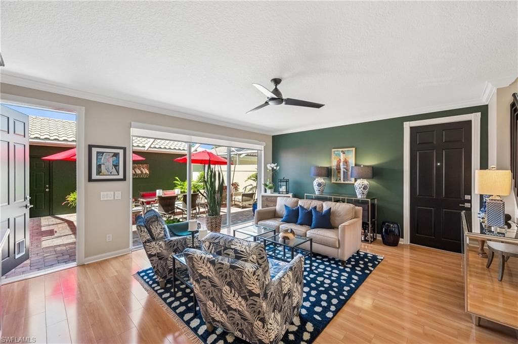 8055 Sorrento Ln, Naples, FL 34114-3