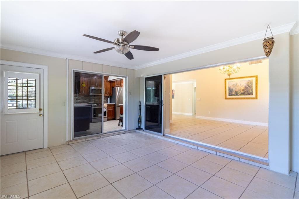 209 Pinehurst Cir, Naples, FL 34113-11