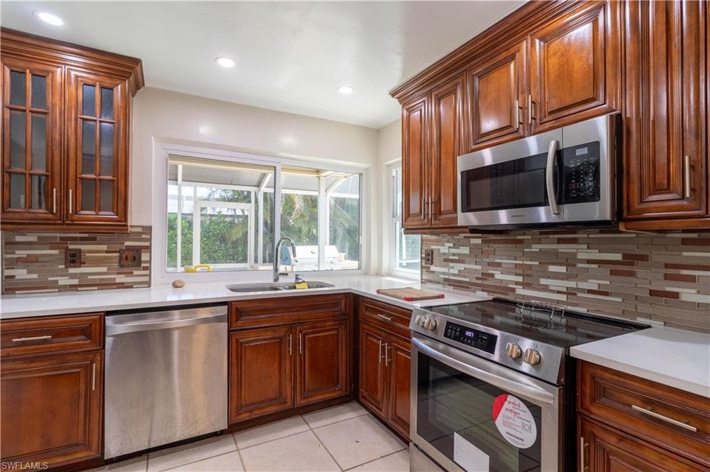 209 Pinehurst Cir, Naples, FL 34113-14