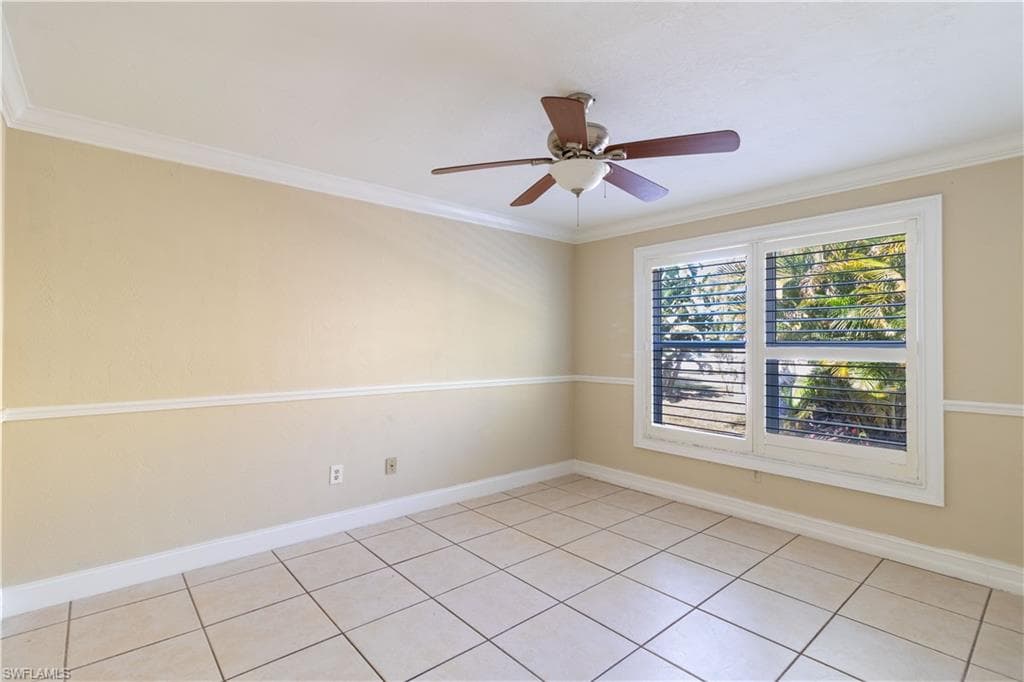 209 Pinehurst Cir, Naples, FL 34113-16