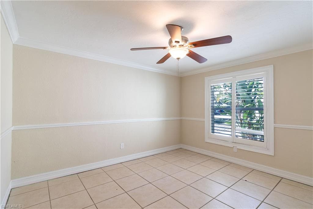209 Pinehurst Cir, Naples, FL 34113-17