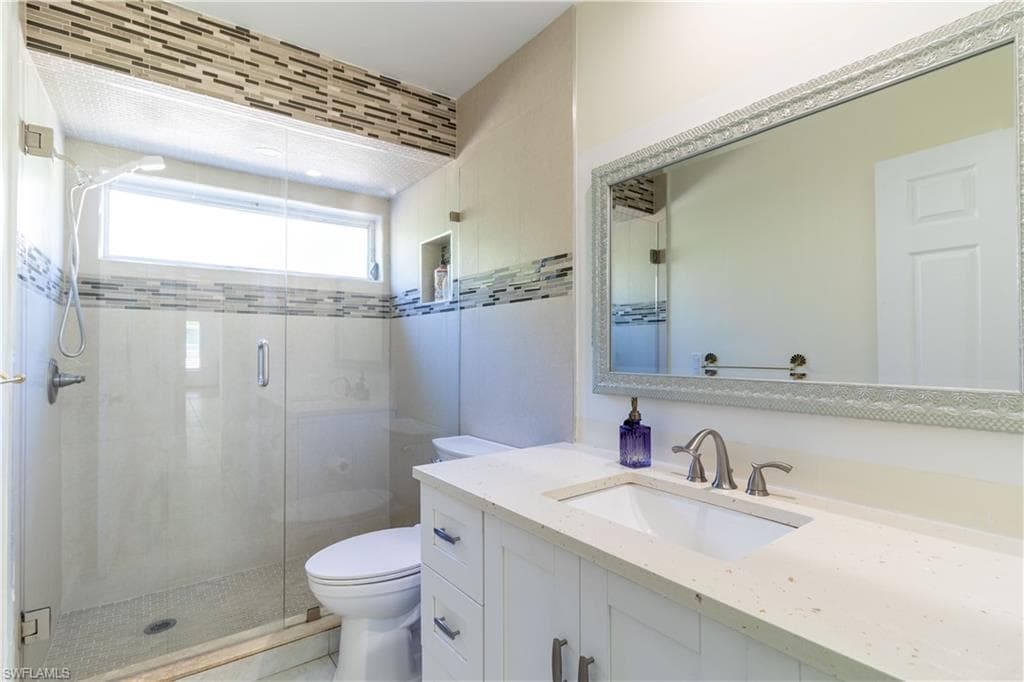 209 Pinehurst Cir, Naples, FL 34113-18