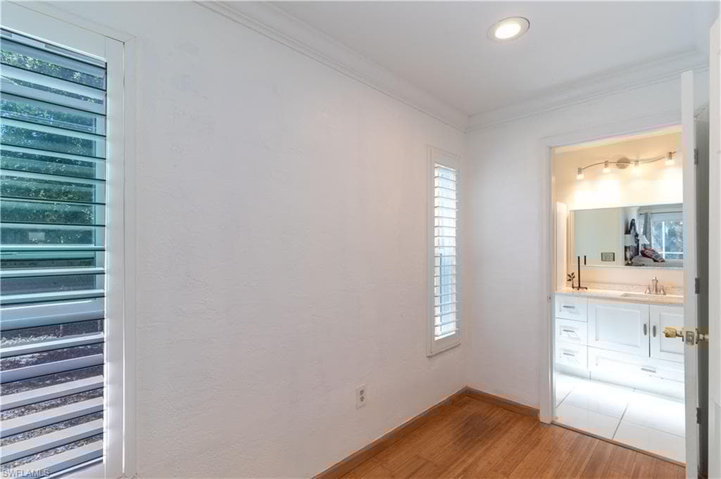 209 Pinehurst Cir, Naples, FL 34113-21