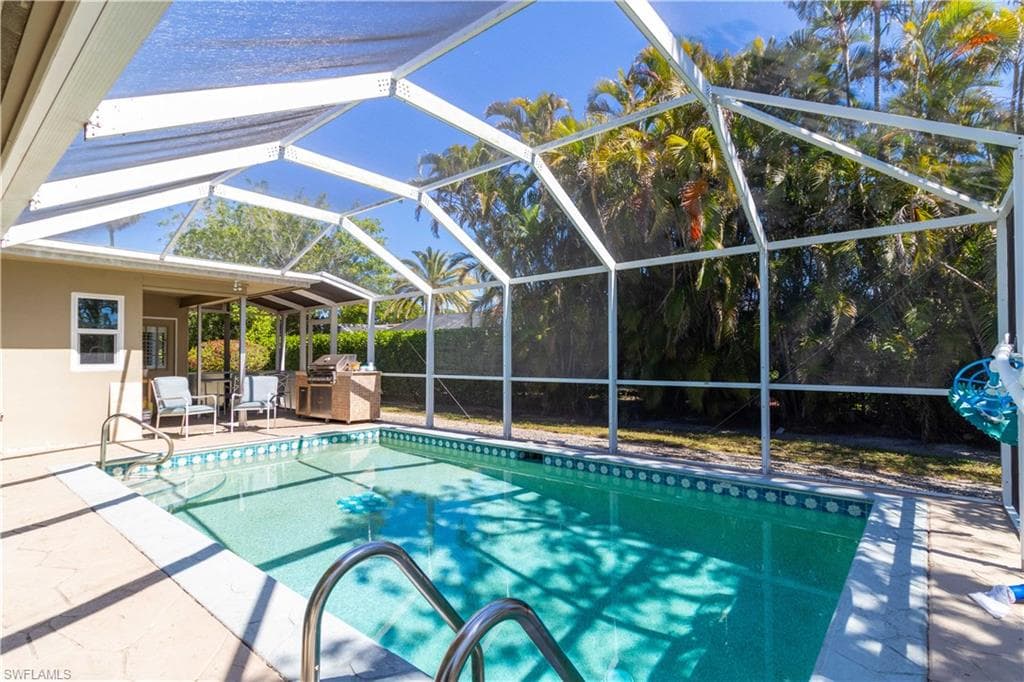 209 Pinehurst Cir, Naples, FL 34113-23