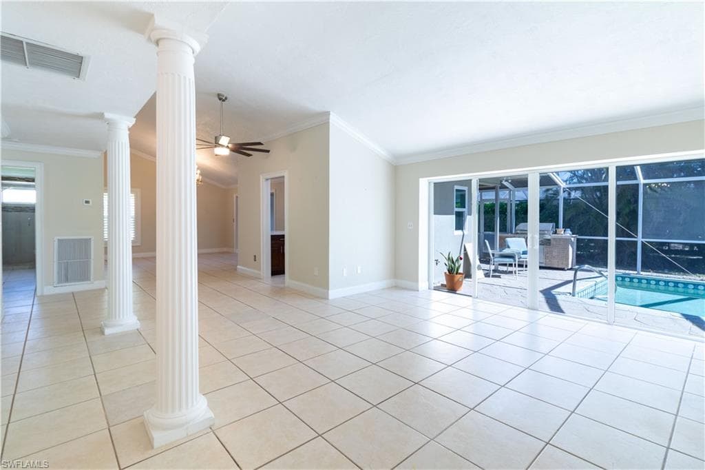 209 Pinehurst Cir, Naples, FL 34113-6