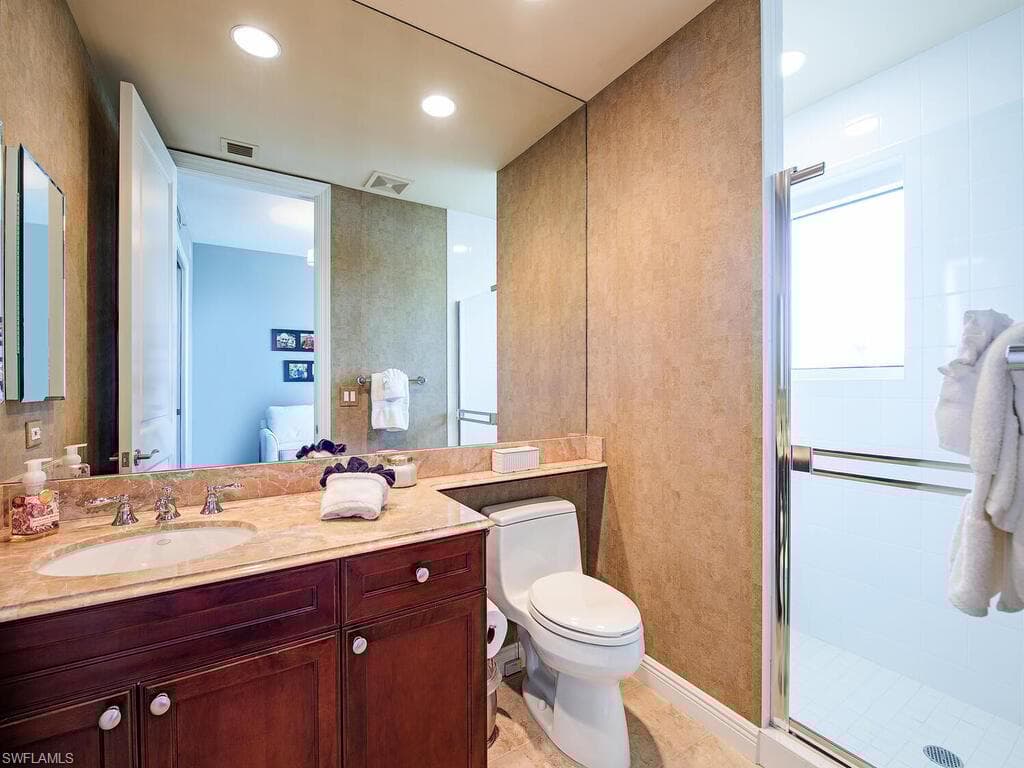5051 Pelican Colony Blvd 301, Bonita Springs, FL 34134-6903-19