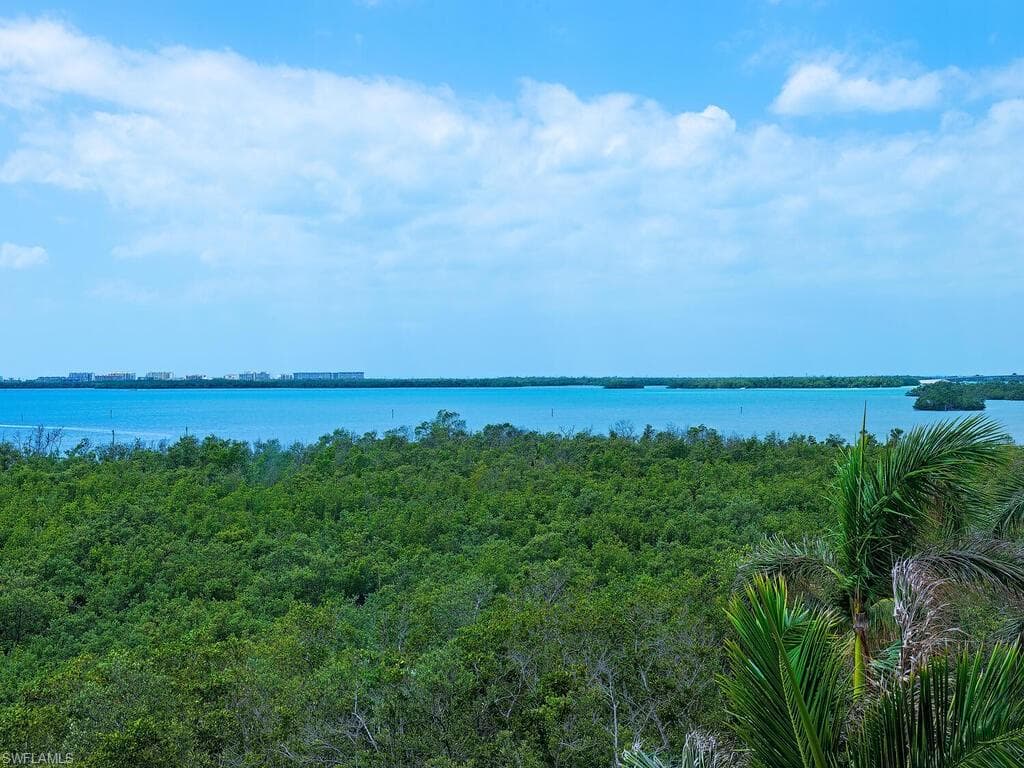 5051 Pelican Colony Blvd 301, Bonita Springs, FL 34134-6903-24