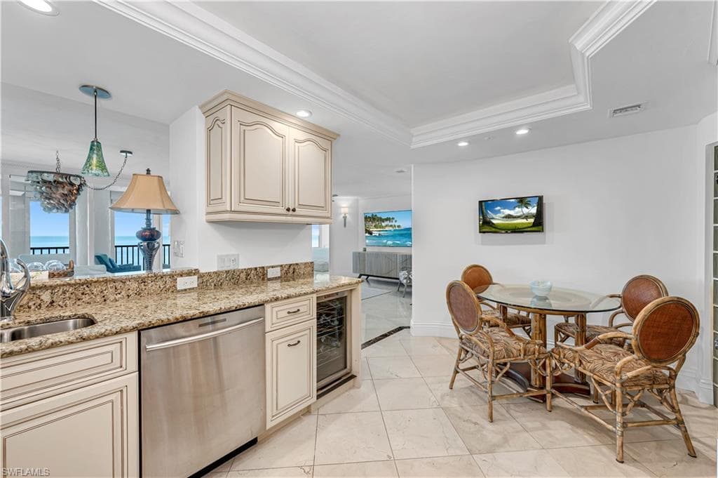 4651 Gulf Shore Blvd N 1703, Naples, FL 34103-8