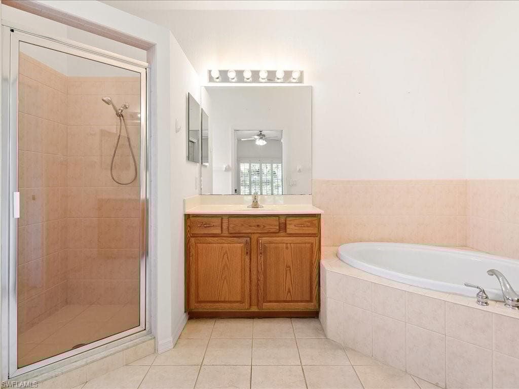 7829 Stratford Dr, Naples, FL 34104-15