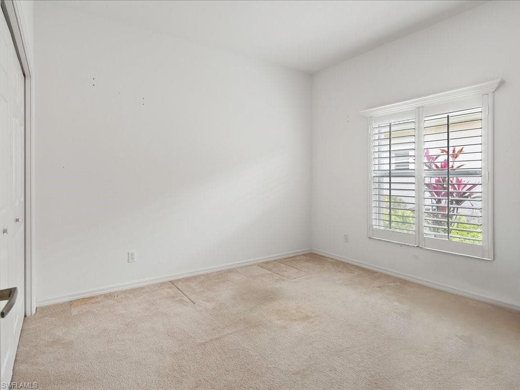 7829 Stratford Dr, Naples, FL 34104-17
