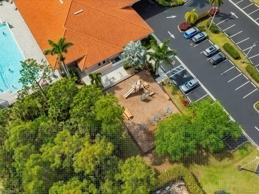 7829 Stratford Dr, Naples, FL 34104-29