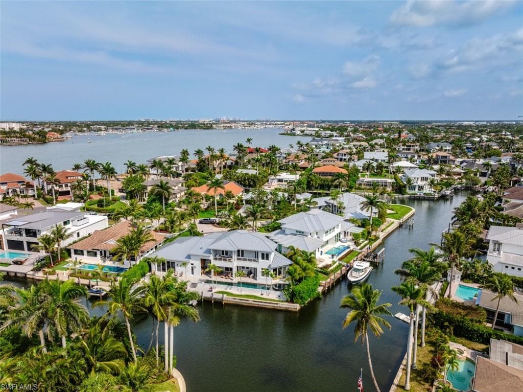 1266 Cobia Ct, Naples, FL 34102-5