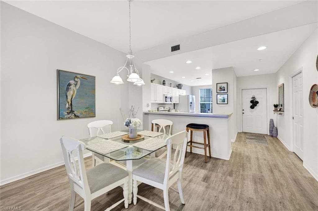 8239 Parkstone Pl 4-305, Naples, FL 34120-8