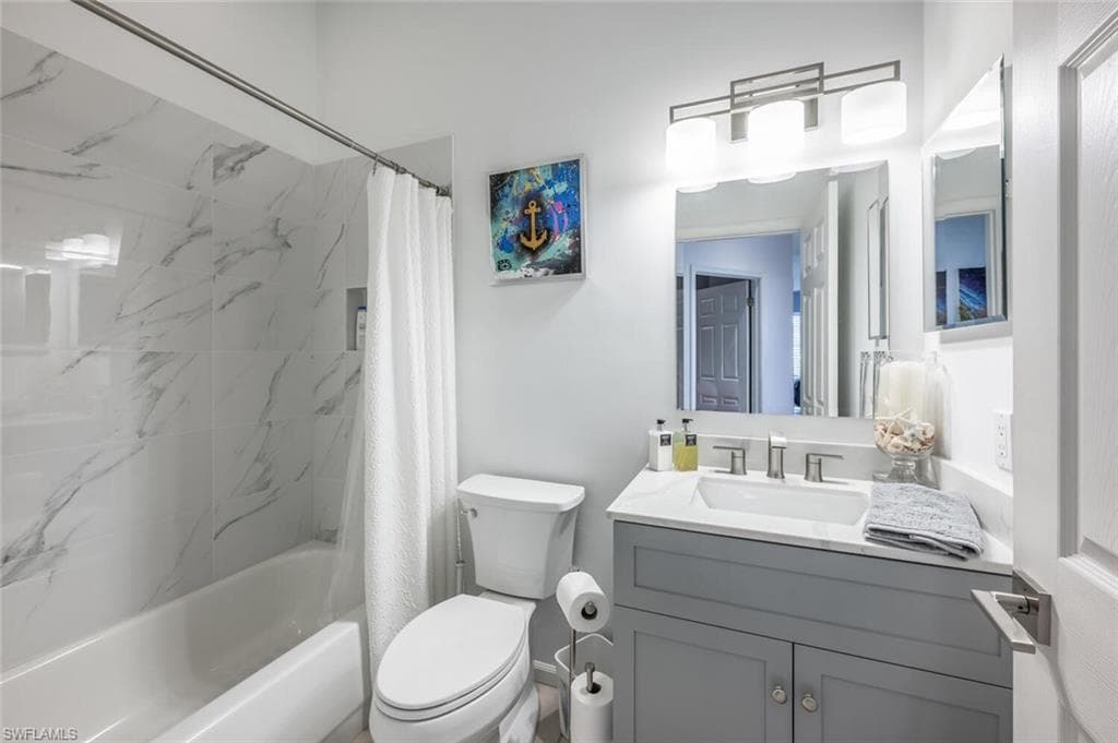 6703 Old Banyan Way, Naples, FL 34109-22