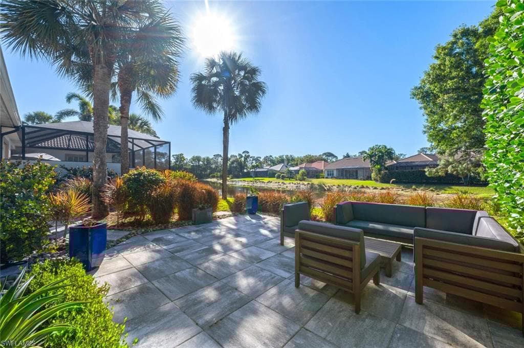 6703 Old Banyan Way, Naples, FL 34109-2