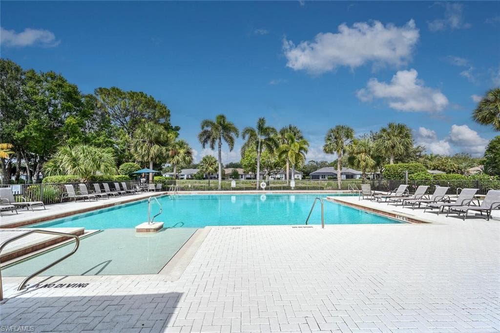 6703 Old Banyan Way, Naples, FL 34109-31