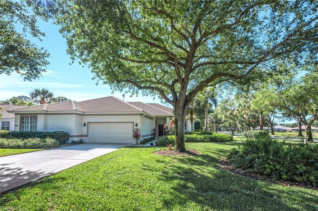 6703 Old Banyan Way, Naples, FL 34109-4