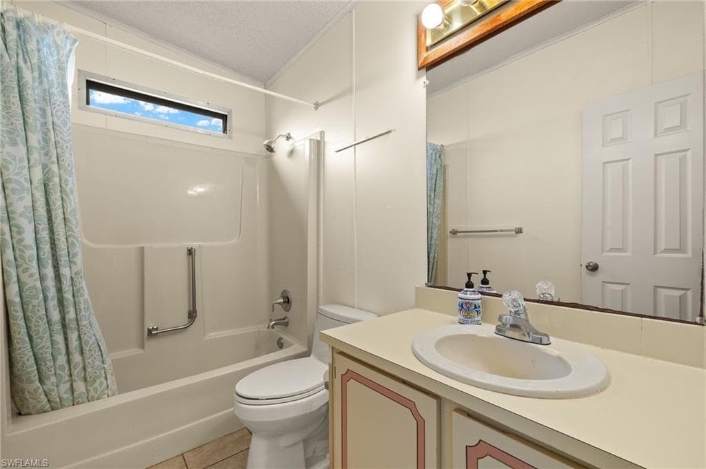 106 Oceans Blvd 106, Naples, FL 34104-22