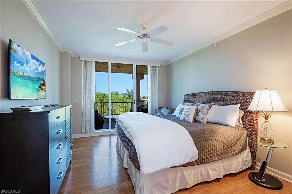 8990 Bay Colony Dr 403, Naples, FL 34108-9