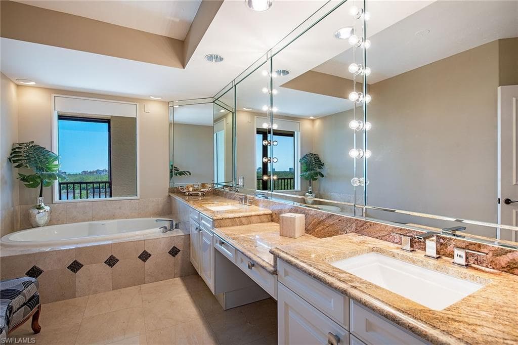 8990 Bay Colony Dr 403, Naples, FL 34108-13