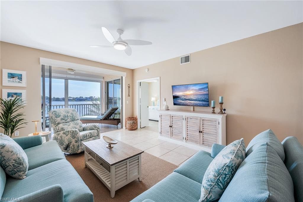 9380 Gulf Shore Dr 104, Naples, FL 34108-10