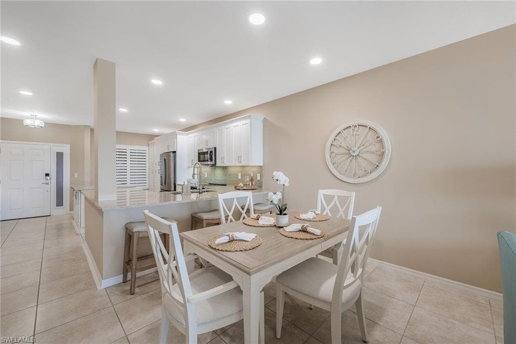 9380 Gulf Shore Dr 104, Naples, FL 34108-14