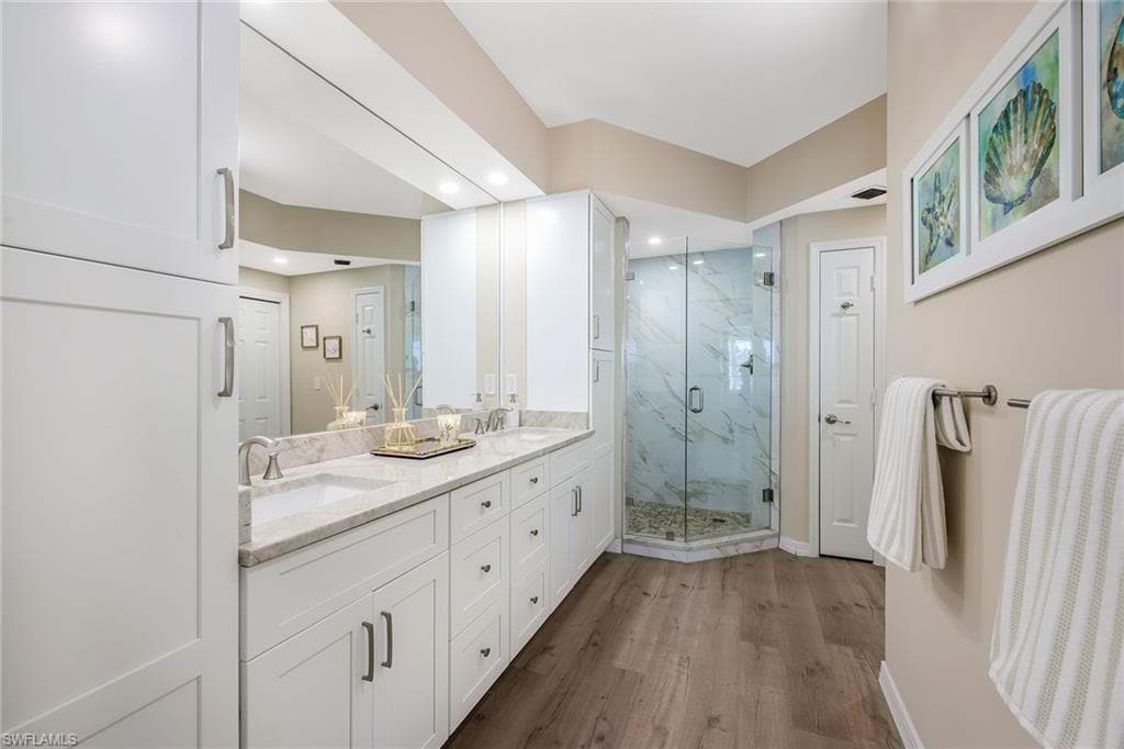 9380 Gulf Shore Dr 104, Naples, FL 34108-20