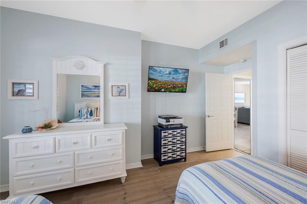 9380 Gulf Shore Dr 104, Naples, FL 34108-23
