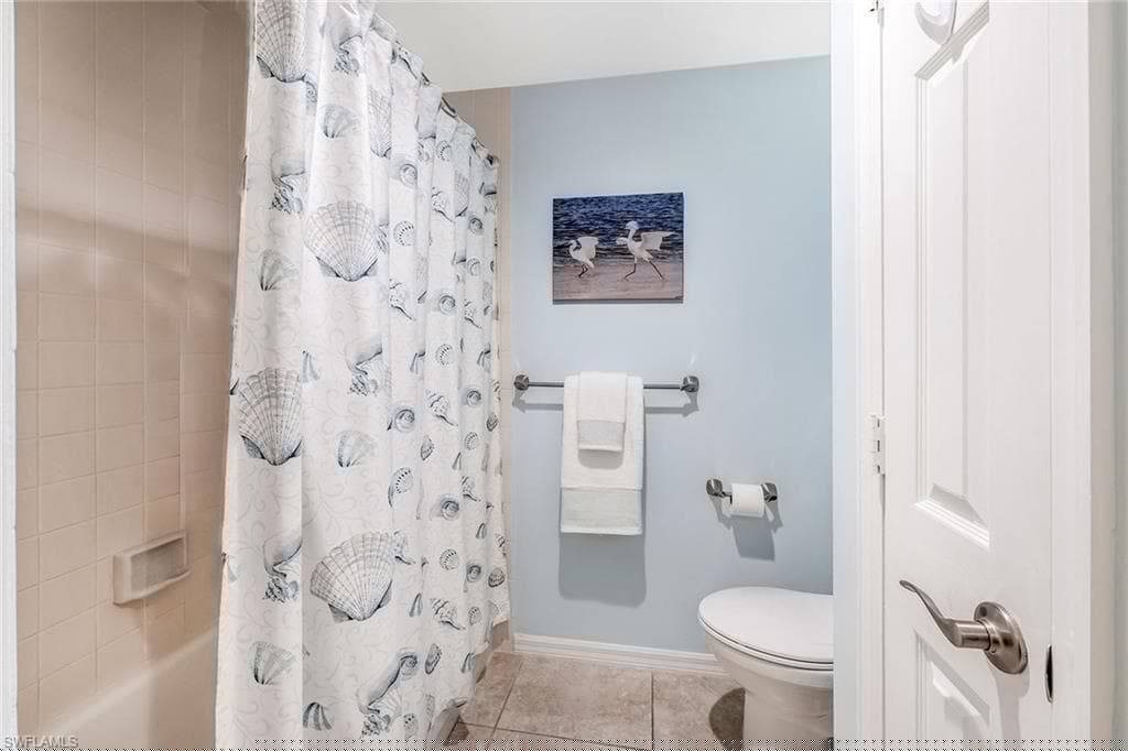 9380 Gulf Shore Dr 104, Naples, FL 34108-25